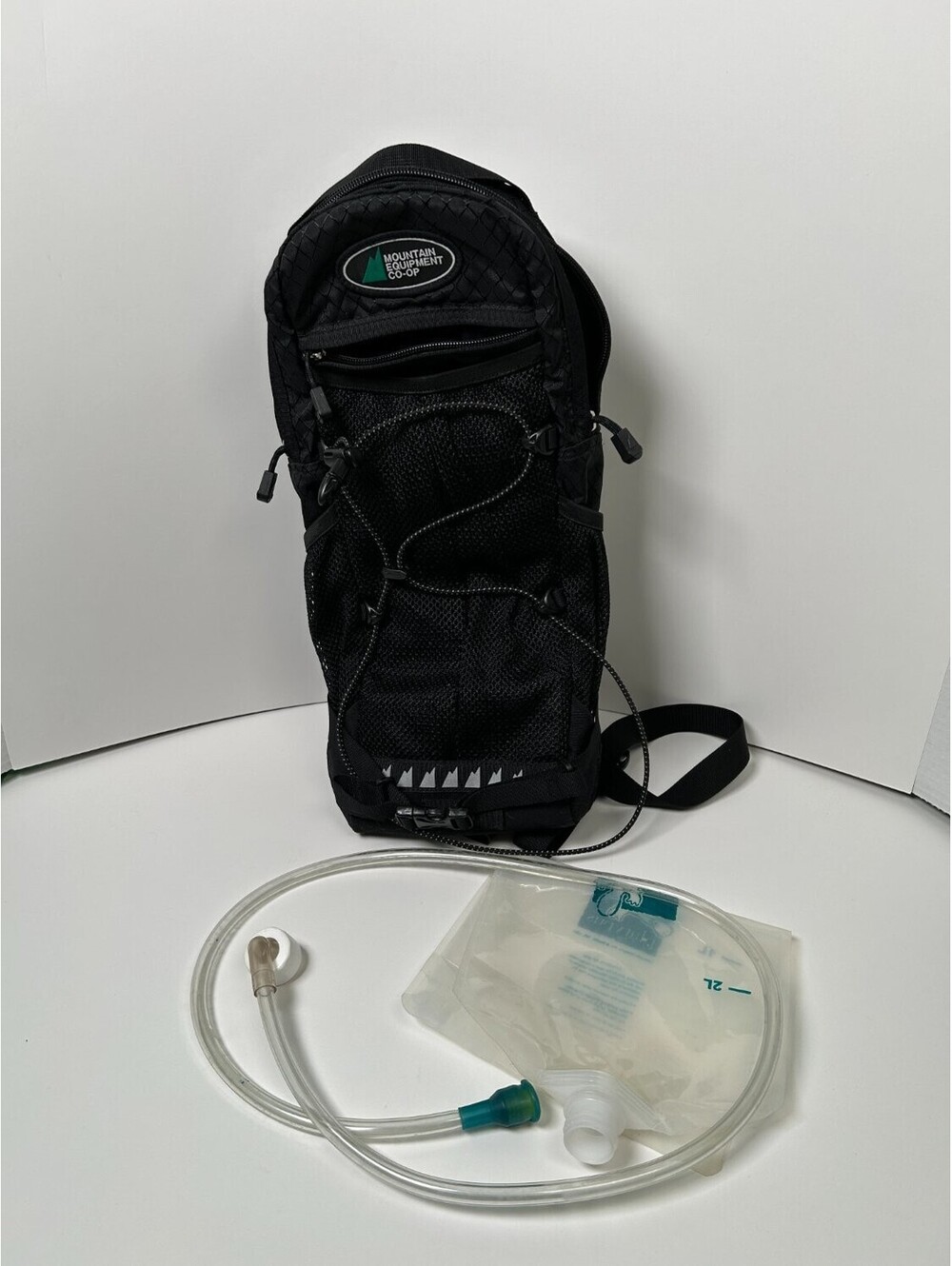 Mountain Equipment Co-op Mec Hydration Backpack Black w/ 2L Platypus Bladder